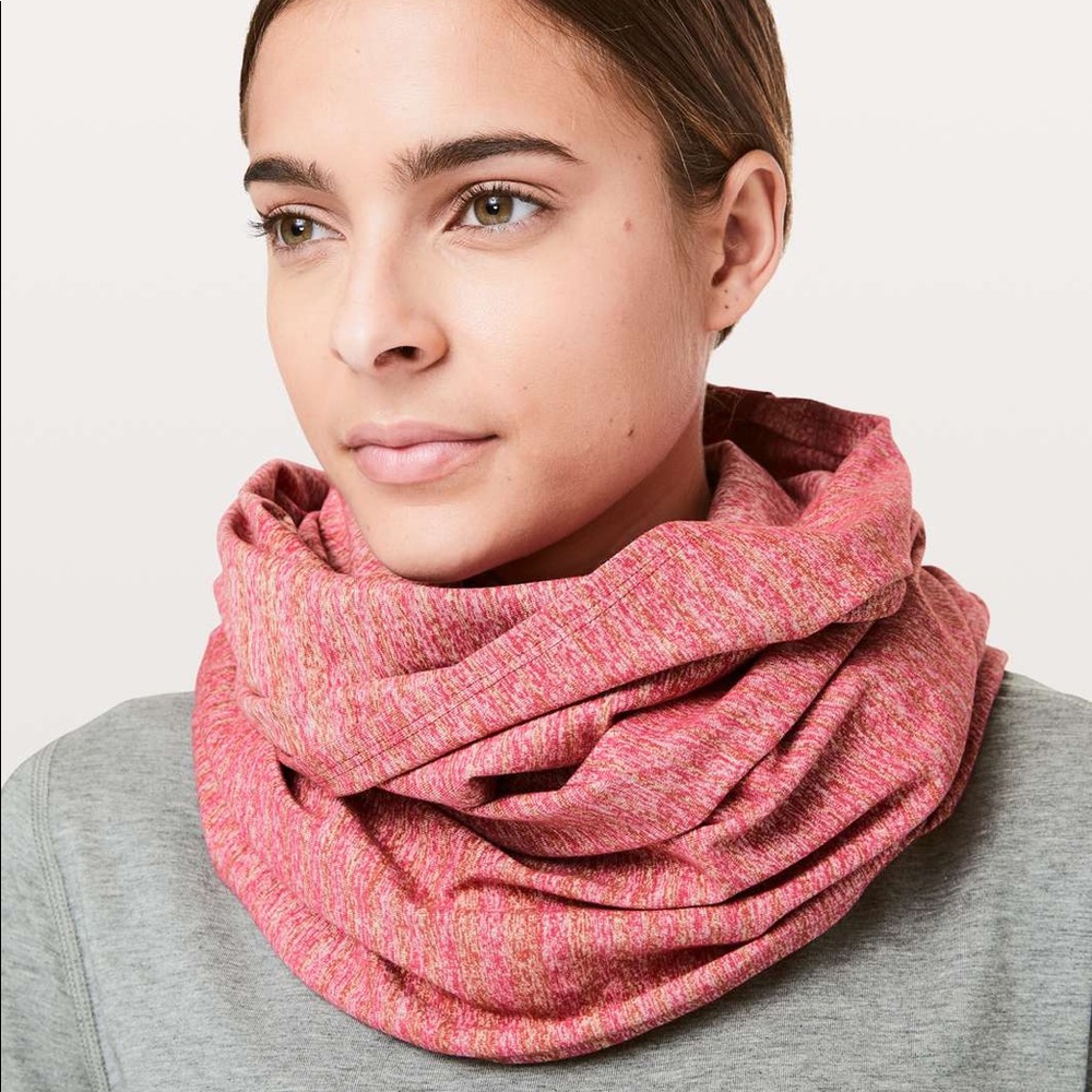 Vinyasa Scarf in Mini Akido Stripe Heathered Violet Red Heathered Dark Sport Red